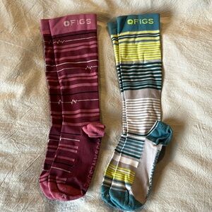 FIGS compression sock bundle - small